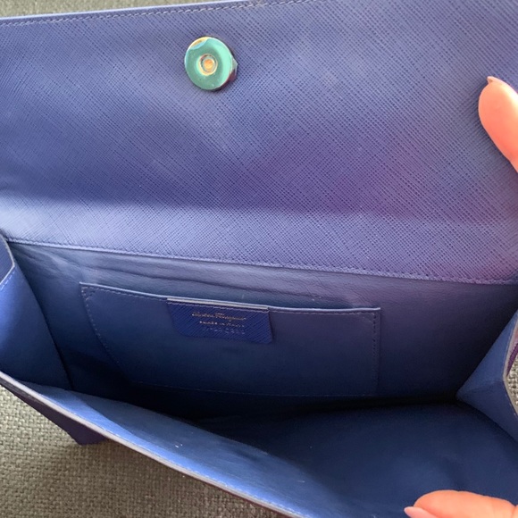 Ferragamo Vera Bow Clutch authentic - Picture 3 of 3